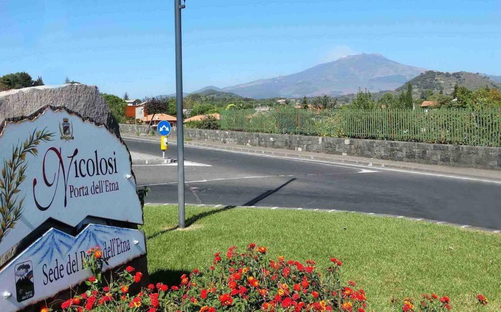 B & B Amici Dell'Etna Nicolosi Exterior photo